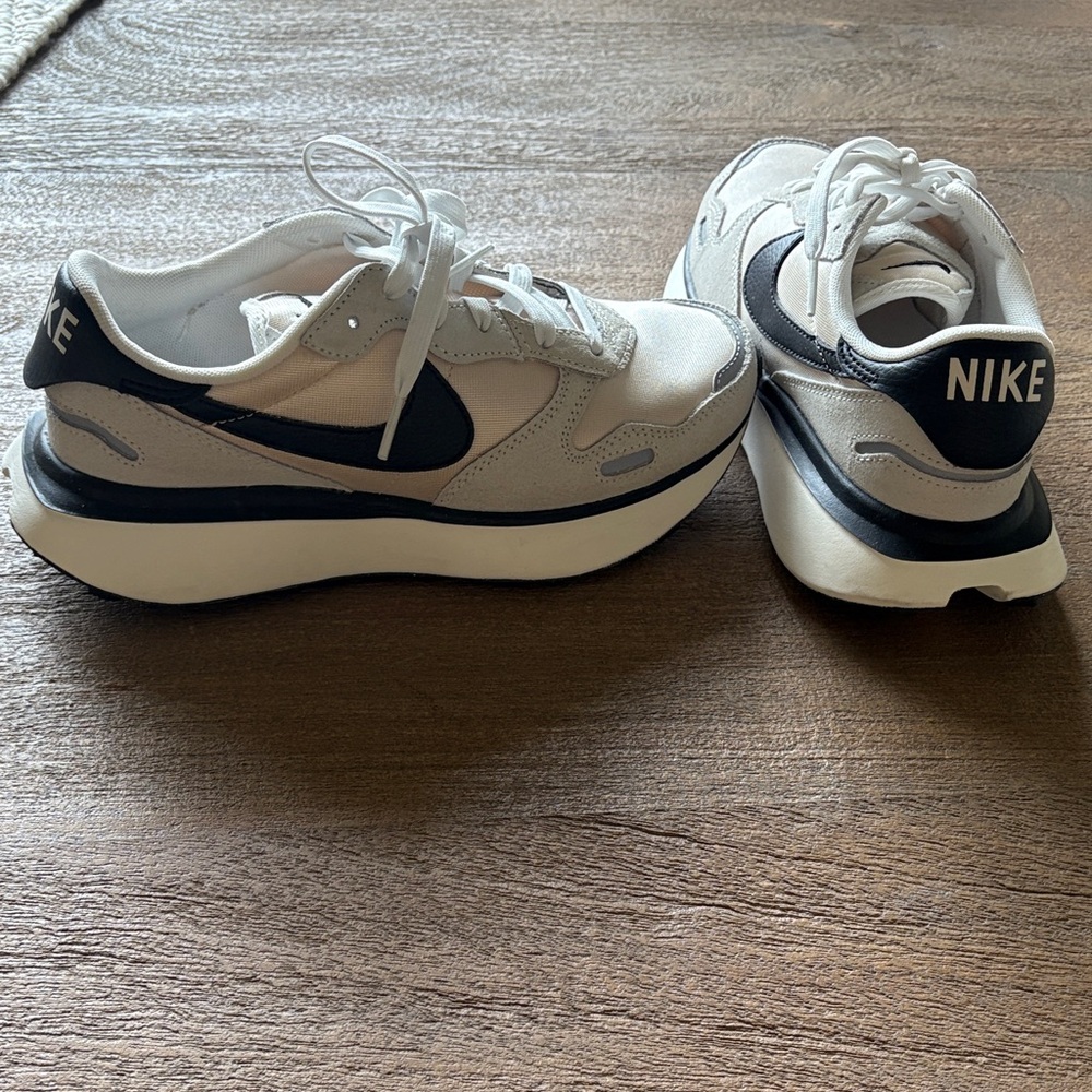 Nike Black and White Athletic Shoes